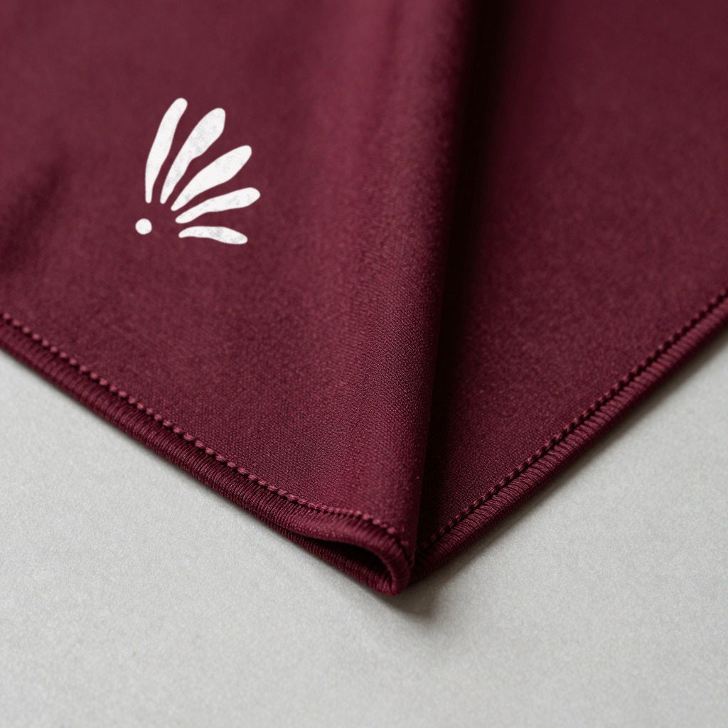 Emblème Belqia au coin du foulard, bamboo jersey bordeaux